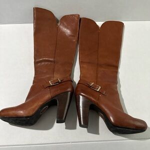 Softie Leather Boots Size 9 
Excellent like new condition worn for photo shoot